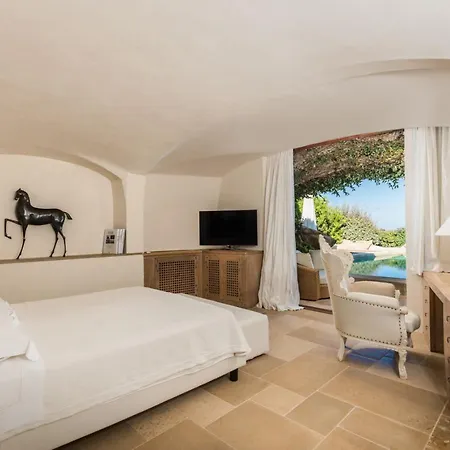 Ancora - Elegant Escape Above Porto Cervo