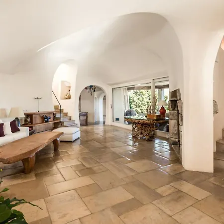 Villa Ancora - Elegant Escape Above *